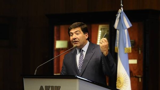 Colapsó el sistema de autorización para compra de dólares: "La gente salió a cubrirse a mansalva"