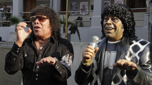 La Mona Jiménez ya tiene su estatua