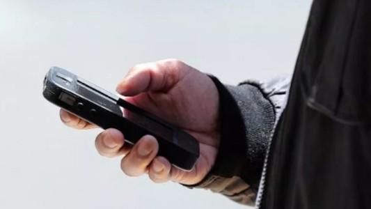 Ladrón denuncia a su víctima tras encontrar pornografía infantil en el celular que le robó