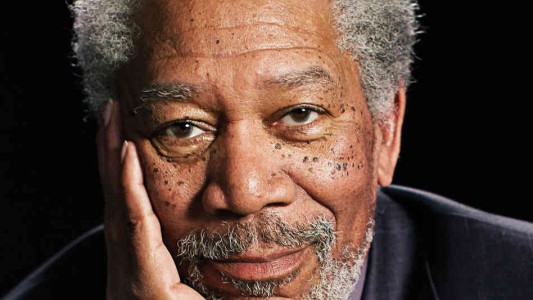 Estalló un neumático del avión en el que viajaba Morgan Freeman