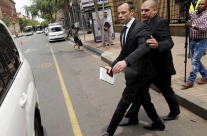 Pistorius, con libertad bajo fianza hasta abril