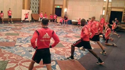 River hizo su primer entrenamiento bajo techo en Japón