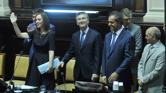 María Eugenia Vidal dice que recibe una provincia quebrada y promete trabajo en equipo