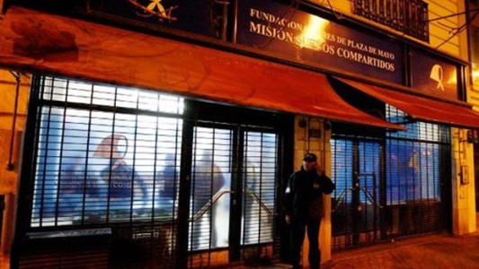 Condenan a la fundación Madres de Plaza de Mayo a pagar 33 millones de pesos por contratos incumplidos