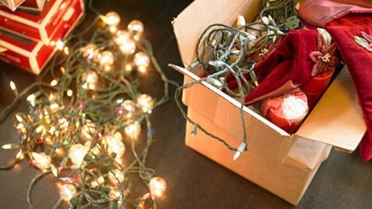 Adolescente murió electrocutado cuando colocaba luces al árbol de Navidad