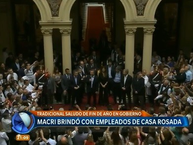 Brindis de navidad de Macri con los empleados de la Casa Rosada