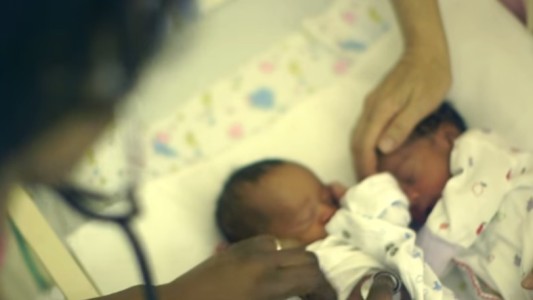 Coro hospitalario derrotó a Justin Bieber y ubicó su canción como la número 1 de Navidad