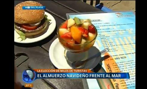 Almuerzo navideño en la playa