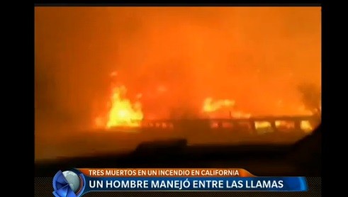Un hombre manejó entre las llamas