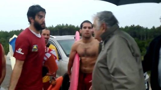 La respuesta de Mujica a un grupo de guardavidas que protestaban