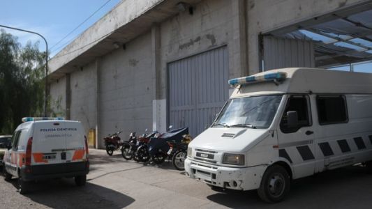 Escapó un condenado por homicidio: forzó reja de la celda y trepó un muro