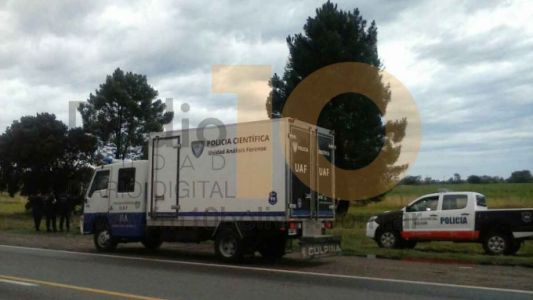 Se escondió en el baúl del auto, sorprendió a su esposo con la amante y los baleó