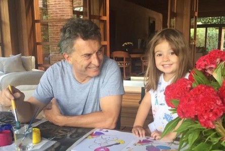 Macri se fisuró la costilla mientras jugaba con su hija Antonia