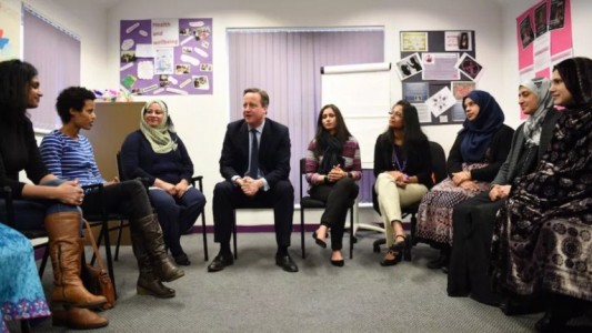 Reino Unido deportará a inmigrantes que no hablen inglés