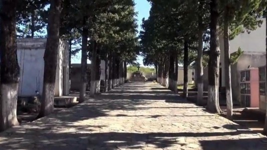 San Luis: abrieron un ataúd porque escuchaban ruidos