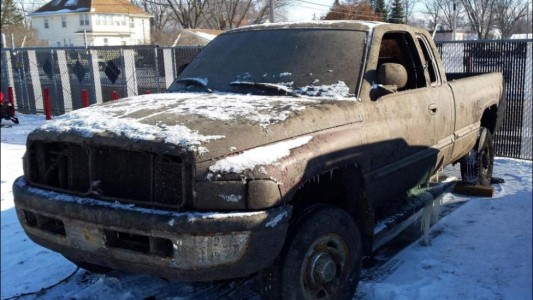 El hombre que pescó una camioneta en un río de Estados Unidos