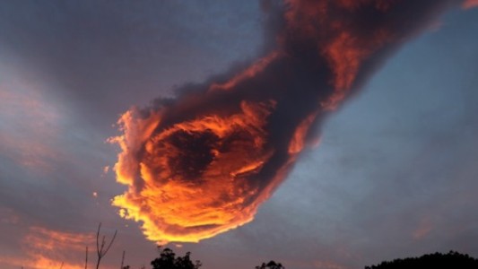 #EsViral: la increíble "bola de fuego" que cruzó el cielo de Portugal