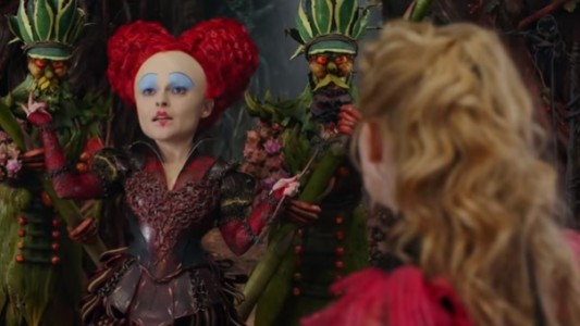 "Alicia a través del espejo": nuevos avances de la secuela dirigida por Tim Barton