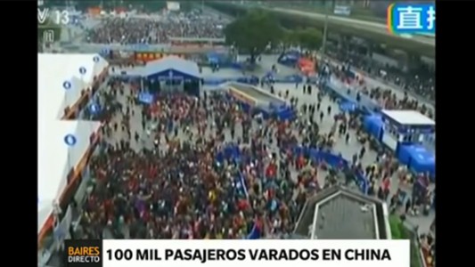 Más de 100 mil pasajeros varados en China