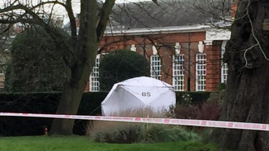 Un hombre se quemó a lo bonzo frente al Kensington Palace de Londres