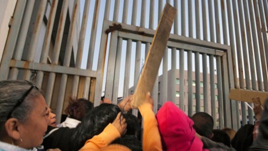 Sangriento motín en cárcel de México, a un día de la visita papal