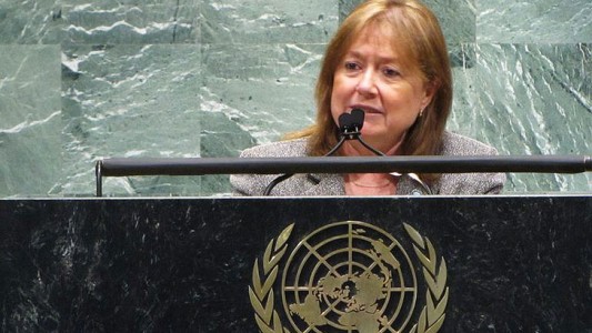 Malcorra reveló "posibilidad" de que Argentina reciba a refugiados sirios