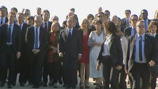 Hollande visitó el Parque de la Memoria para que "el mundo entero vea lo que es una dictadura"