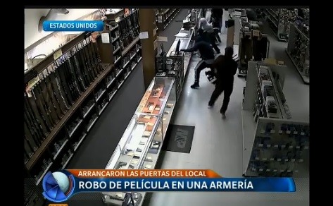 Video: robo de película en una armería