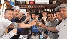 Escándalo en Boca: la foto de Tevez brindando con Di Zeo y Mauro Martín