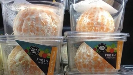 Furia en las redes sociales por unas mandarinas peladas