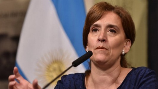 Michetti anunció que habrá al menos 1.600 despidos en el Senado