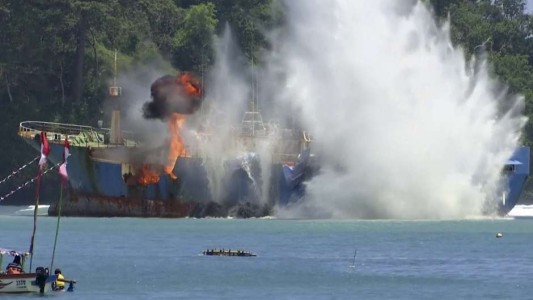 Volaron a un pesquero ilegal buscado durante años por Interpol