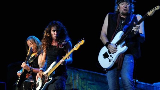 Iron Maiden brindó una lección de rock y heavy metal en Vélez