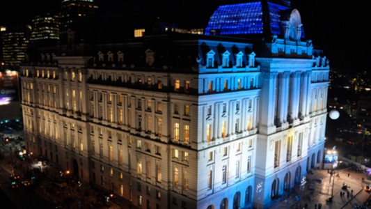 ¿Qué famosos participan de la cena con Obama?