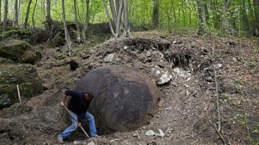 El misterio de la esfera gigante que desvela a los arqueólogos