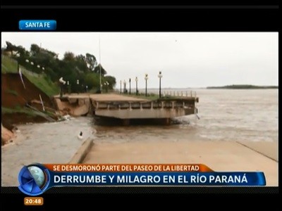 Video: el derrumbe del puente peatonal en la ciudad de San Lorenzo