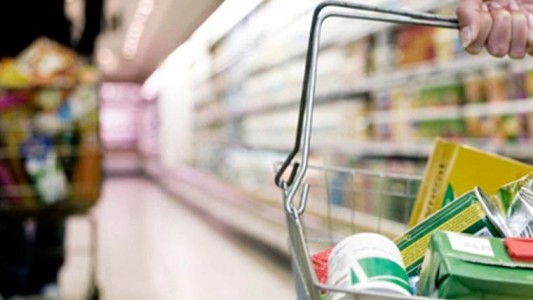 Quitar el IVA a la canasta alimentaria beneficiará a 836.000 pobres e indigentes