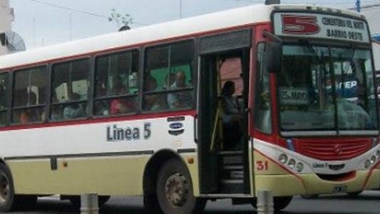 Insólito: secuestraron un colectivo para ir al cortejo fúnebre de un amigo