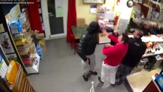 #MamaValiente : se defendió de un ladrón con su bebé en brazo