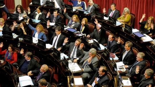 El Senado dio media sanción al proyecto que prohíbe despidos por seis meses