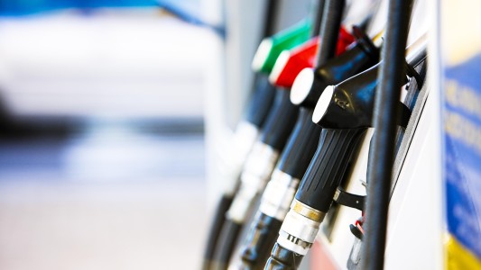 Posible nuevo aumento en combustible: estacioneros advierten que "no se justifica"