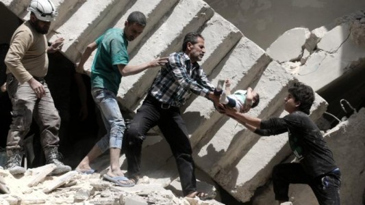 Video impactante: bombardearon un hospital y mataron a 20 personas