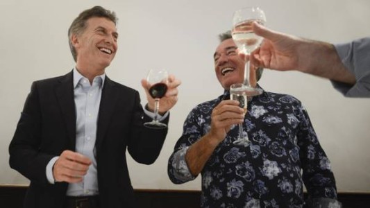 Para festejar el día del trabajador, Macri almorzará con Barrionuevo este domingo