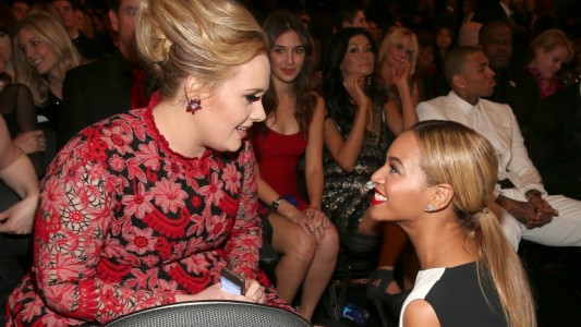 Adele interrumpe su concierto para hablar sobre Beyoncé