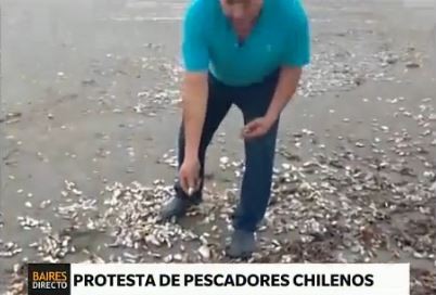 Chile: protesta de pescadores contra la ayuda propuesta por el gobierno