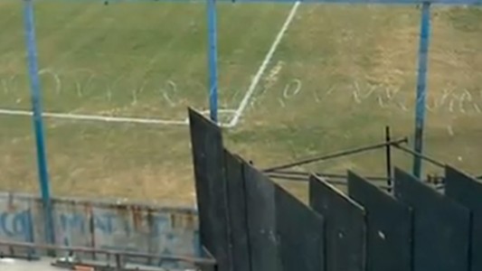 Un alambre de púa para contener a los hinchas de Boca