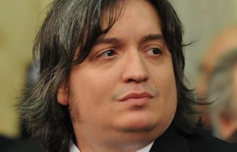 Máximo Kirchner denunció una "persecución" contra su familia