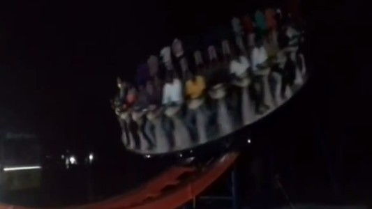 Horror: Se desplomó un juego en un parque de diversiones, murió una persona