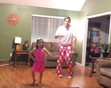 #VideoViral: el baile de un padre y su hija de 6 años