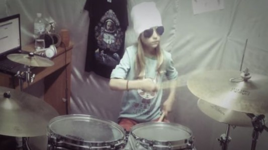 Katia Kuziakina, una baterista de 7 años